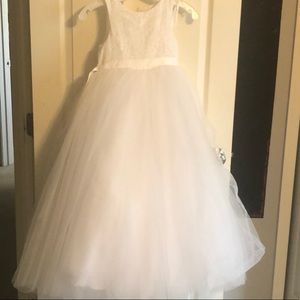 ball gown flower girl dress with heart cutout rk1368
